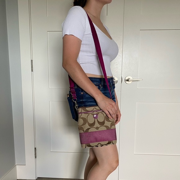 💖Authentic Coach swingpack. - Picture 4 of 5